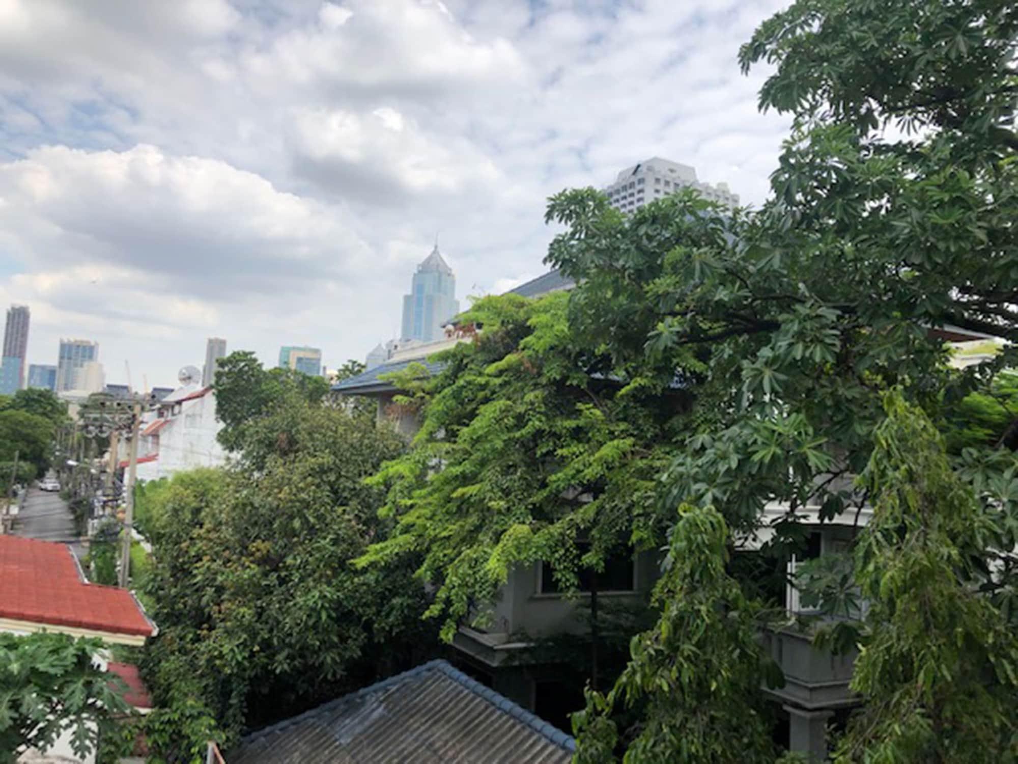 Sawasdee Hotel @ Sukhumvit Soi 8 Банкок Екстериор снимка