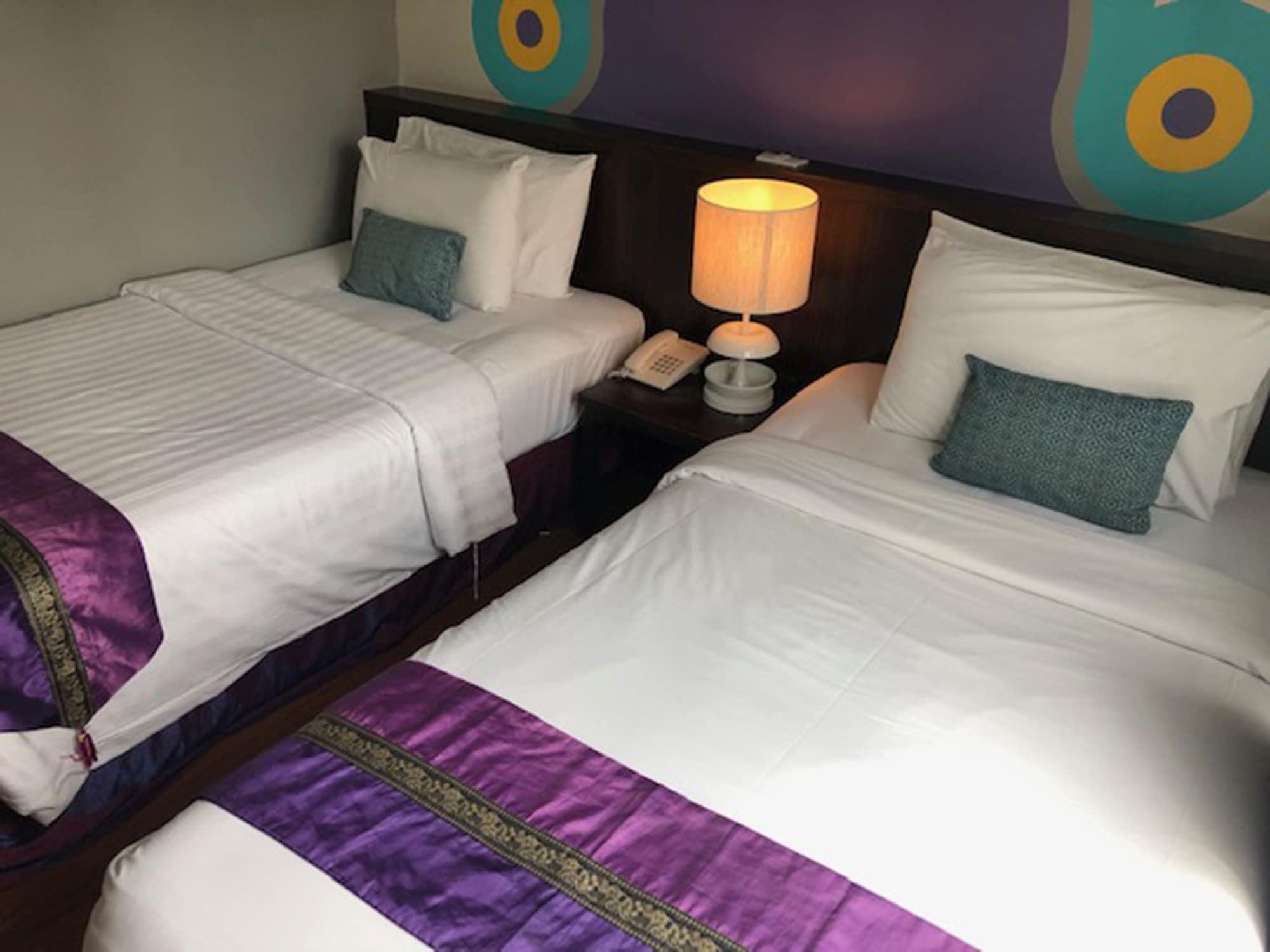 Sawasdee Hotel @ Sukhumvit Soi 8 Банкок Екстериор снимка