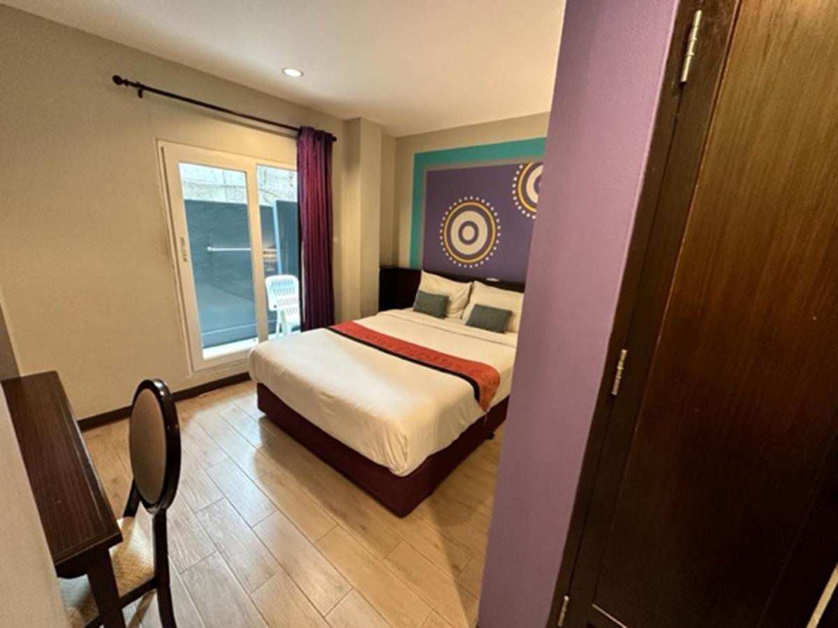 Sawasdee Hotel @ Sukhumvit Soi 8 Банкок Екстериор снимка