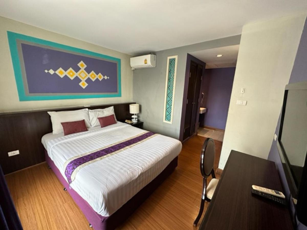 Sawasdee Hotel @ Sukhumvit Soi 8 Банкок Екстериор снимка